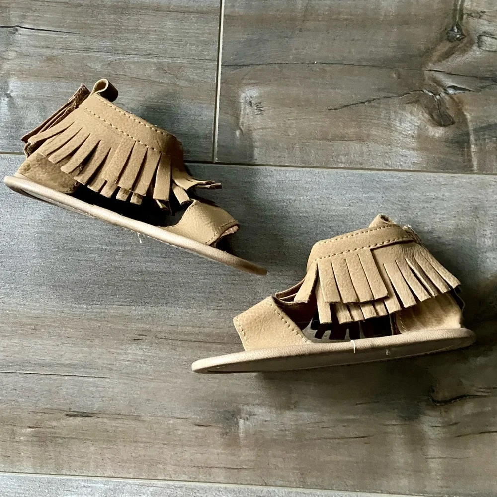 Old Navy Tan Sueded Fringe Gladiator Sandals